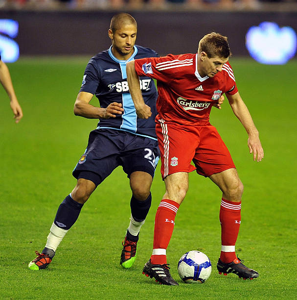 上海男篮官方：王哲林因腰伤预计缺席6周上海久事大鲨鱼官方微博.